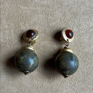 Vintage clip on earrings. Resin and gold tone metal. Made in Italy.
